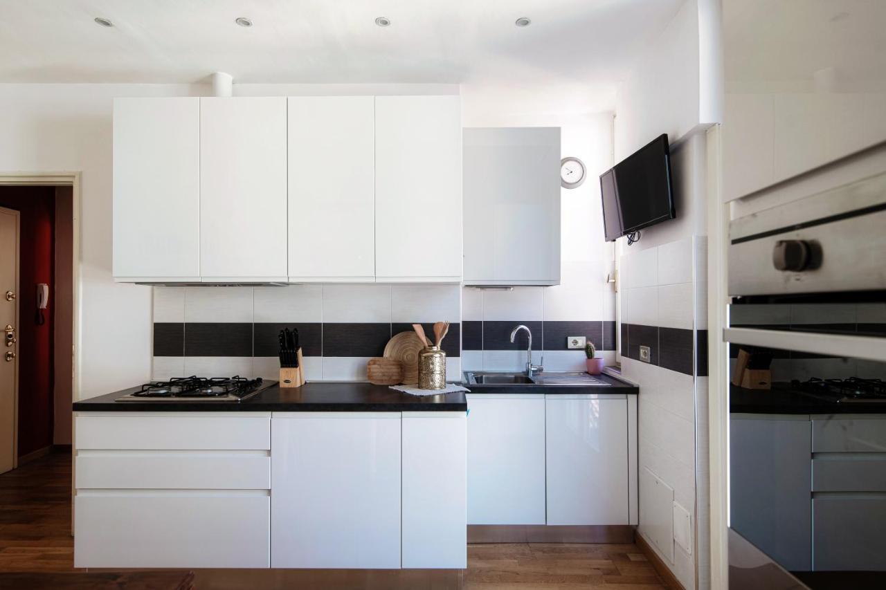 Anna'S Home Super Cozy Flat, With A/C, High Speed Wifi, Near The Lake And Public Transport Como Bagian luar foto
