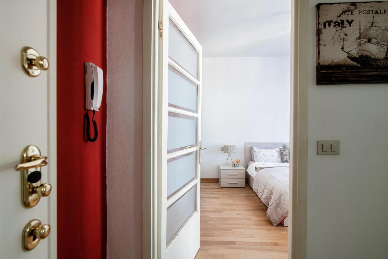 Anna'S Home Super Cozy Flat, With A/C, High Speed Wifi, Near The Lake And Public Transport Como Bagian luar foto