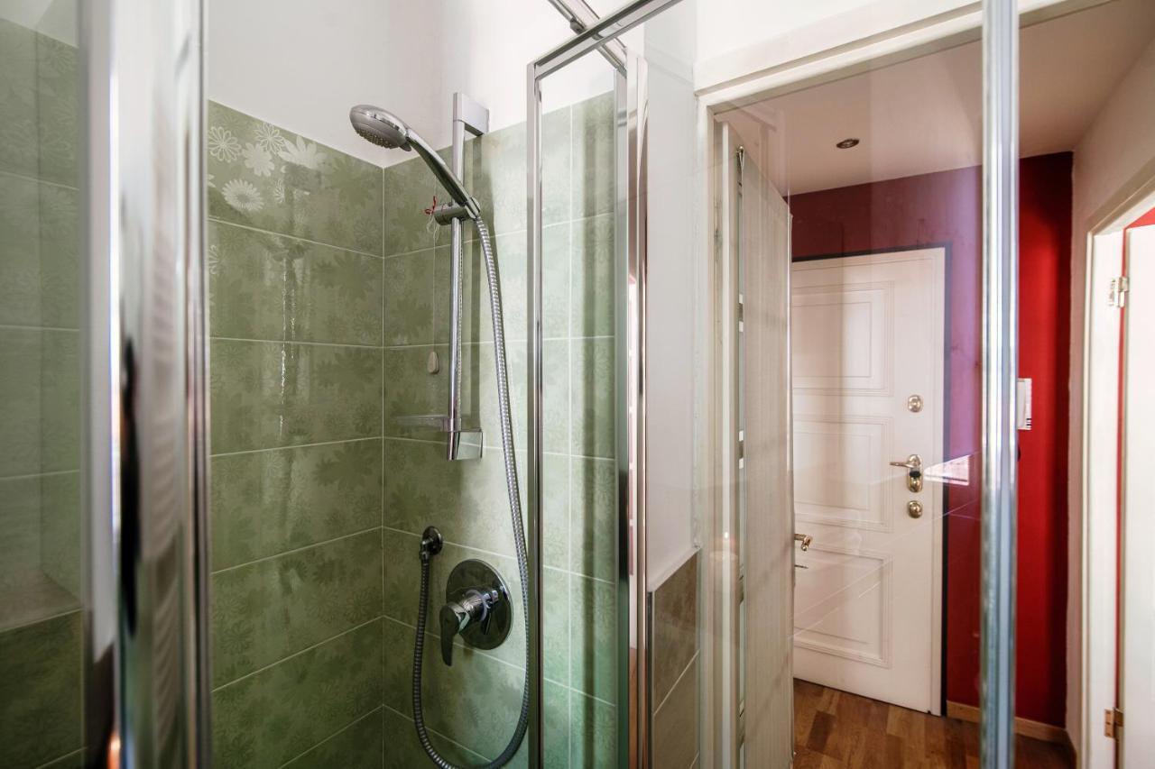 Anna'S Home Super Cozy Flat, With A/C, High Speed Wifi, Near The Lake And Public Transport Como Bagian luar foto
